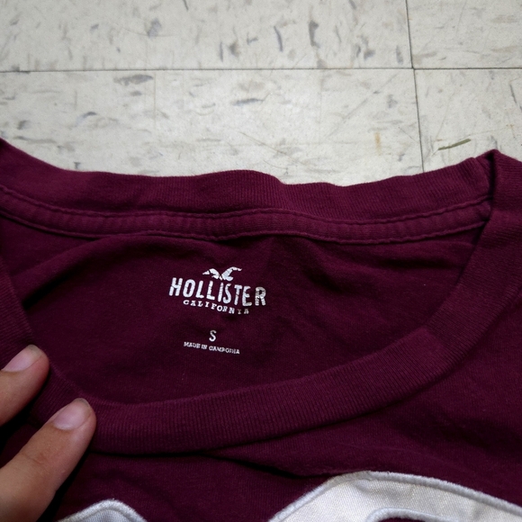 Hollister | Maroon Crew Neck Tee - Picture 6 of 8